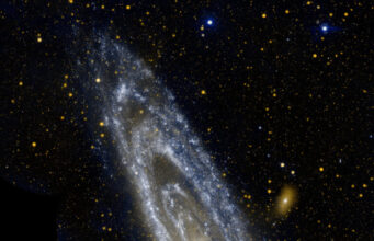 Andromedagalaxen med satellitgalaxer