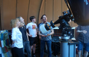 Årsmöte i GAK med Astronomisk Ungdom Astronomisk Ungdom och GAK:s ordförande Tomas Hultgren