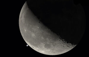 Månen ockulterar Chi Leonis i natt Månen ockulterar Chi Leo