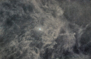 När kameran ser mer än ögat – En nybliven astrofotografs första stapplande steg Polaris med IFN