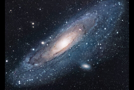 Andromedagalaxens 36 satellitgalaxer kartlagda Andromedaglaxen